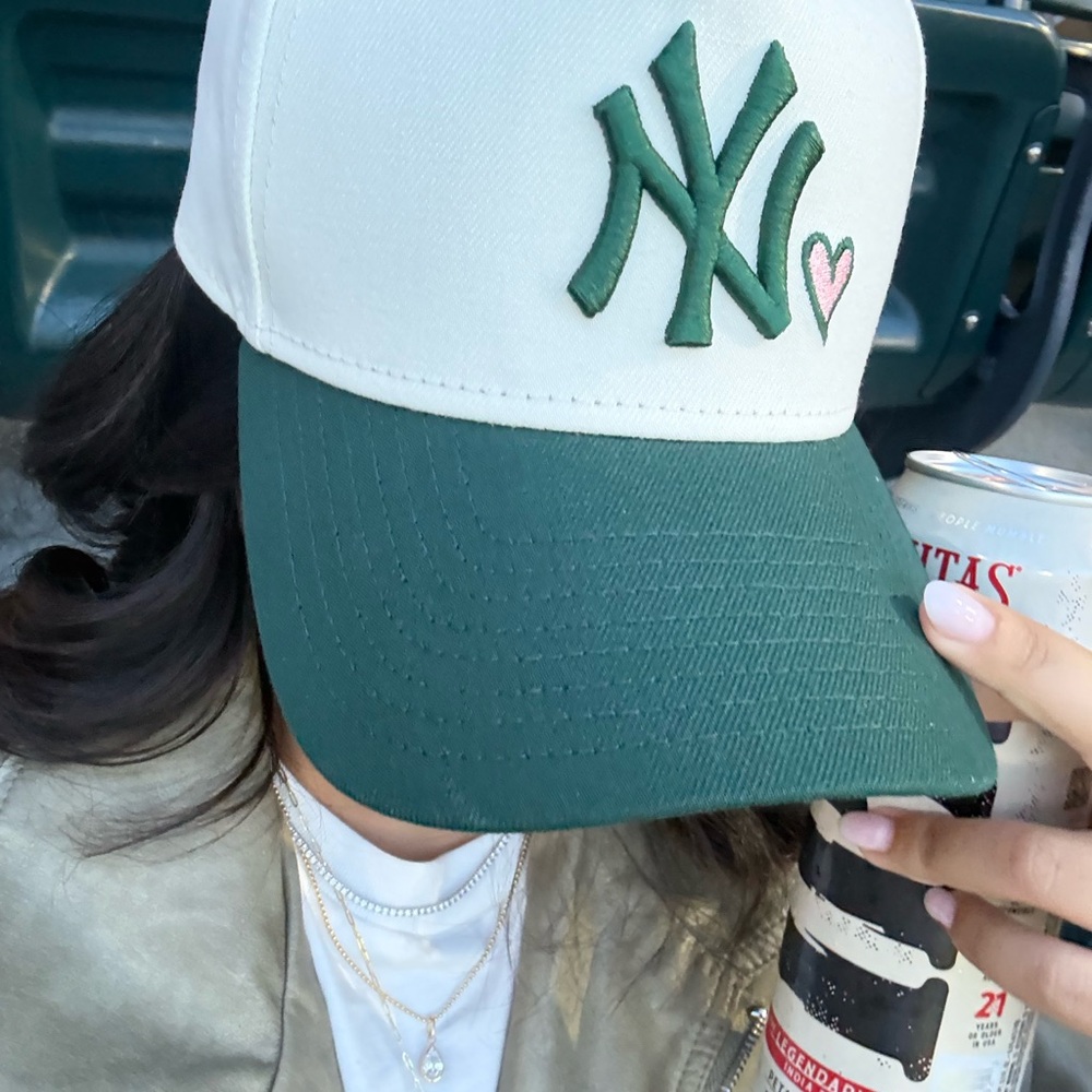 New York Yankees Two-Tone Baseball Cap with Heart
